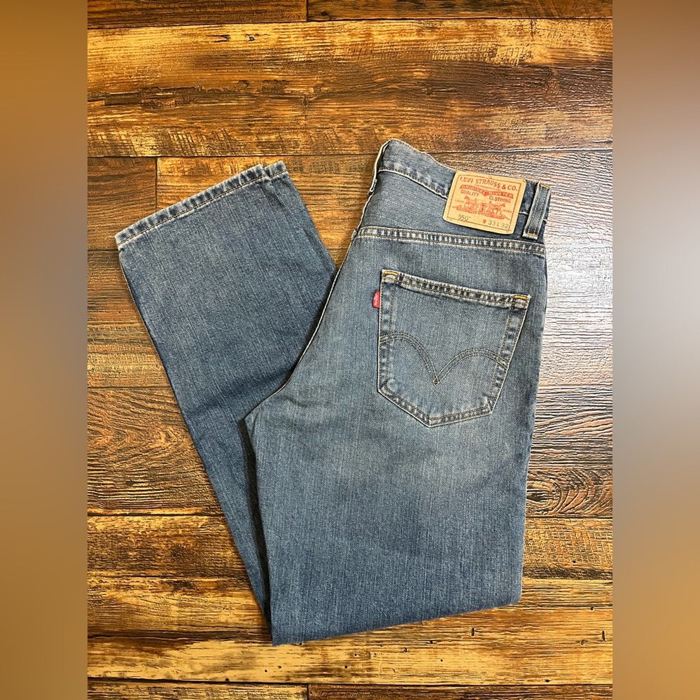550 Levi’s jeans